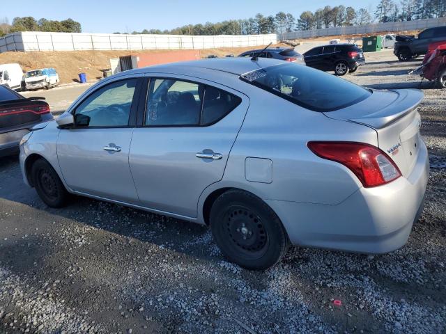 3N1CN7AP7JL882150 - 2018 NISSAN VERSA S SILVER photo 2