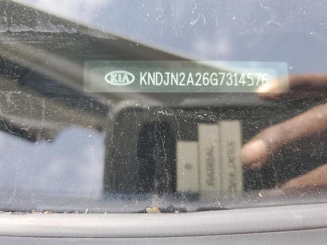 KNDJN2A26G7314576 - 2016 KIA SOUL WHITE photo 12