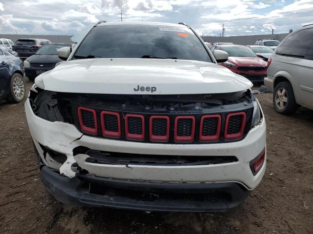 3C4NJDBB1JT239330 - 2018 JEEP COMPASS LATITUDE WHITE photo 5