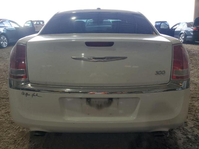 2C3CCAAG7DH633705 - 2013 CHRYSLER 300 WHITE photo 6