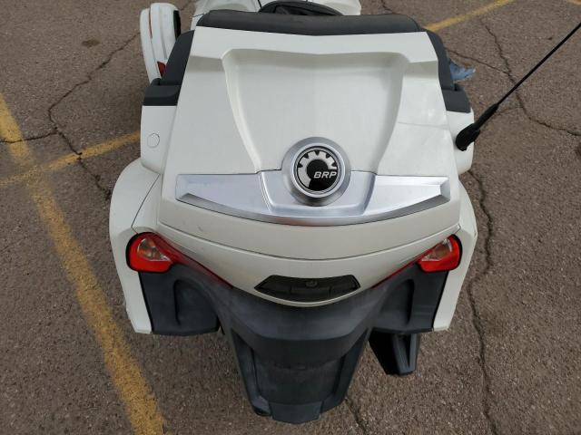 2BXNBDD24HV001065 - 2017 CAN-AM SPYDER ROA RT WHITE photo 6