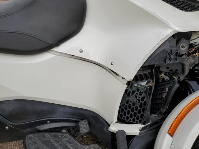 2BXNBDD24HV001065 - 2017 CAN-AM SPYDER ROA RT WHITE photo 7