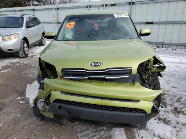 KNDJP3A51J7898404 - 2018 KIA SOUL + GREEN photo 5