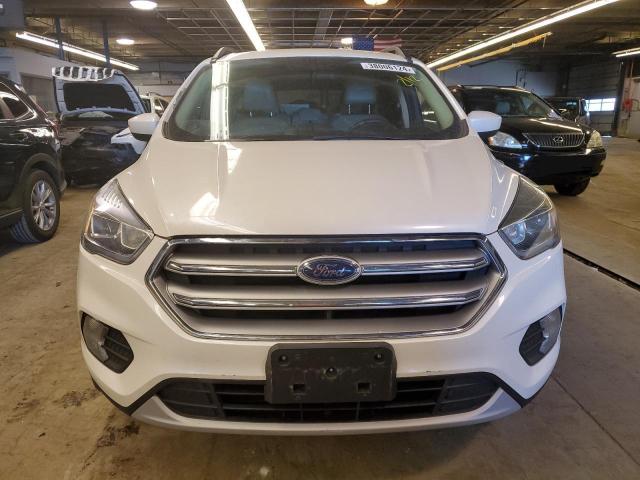 1FMCU9G98HUD68002 - 2017 FORD ESCAPE SE WHITE photo 5