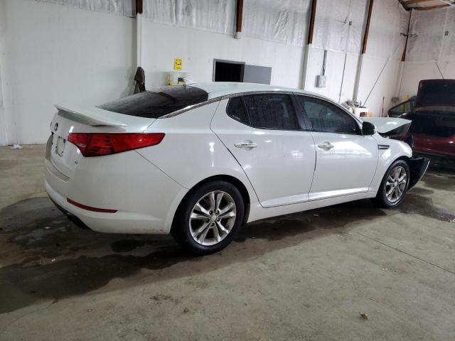 5XXGM4A74DG093552 - 2013 KIA OPTIMA LX WHITE photo 3