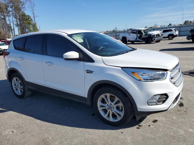 1FMCU0GD1KUB90327 - 2019 FORD ESCAPE SE WHITE photo 4