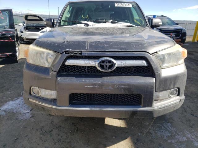 JTEBU5JR0C5094777 - 2012 TOYOTA 4RUNNER SR5 GRAY photo 9