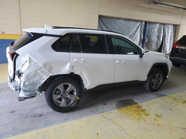 2T3P1RFV5RC401511 - 2024 TOYOTA RAV4 XLE WHITE photo 3