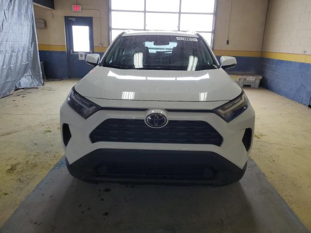 2T3P1RFV5RC401511 - 2024 TOYOTA RAV4 XLE WHITE photo 5