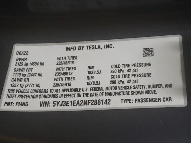 5YJ3E1EA2NF286142 - 2022 TESLA MODEL 3 GRAY photo 13