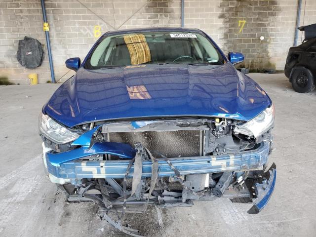 3FA6P0H79HR125958 - 2017 FORD FUSION SE BLUE photo 5