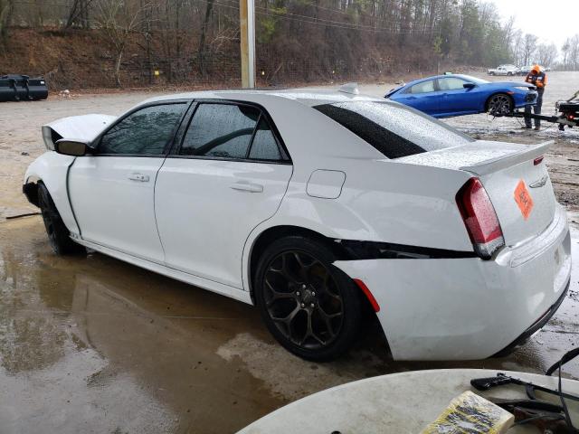 2C3CCABG5KH635125 - 2019 CHRYSLER 300 S WHITE photo 2