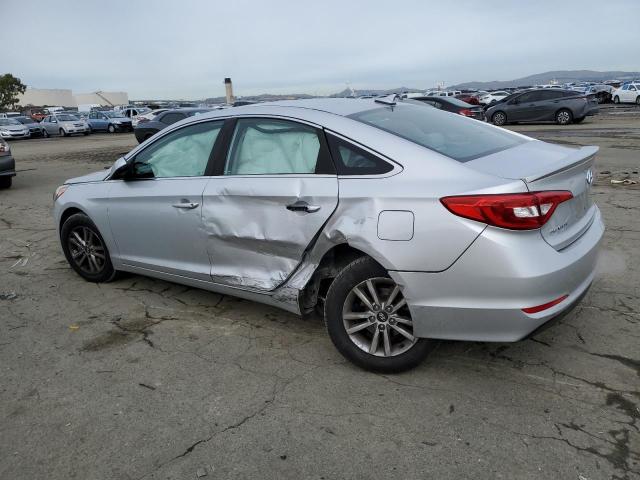 5NPE24AF4FH118249 - 2015 HYUNDAI SONATA SE SILVER photo 2