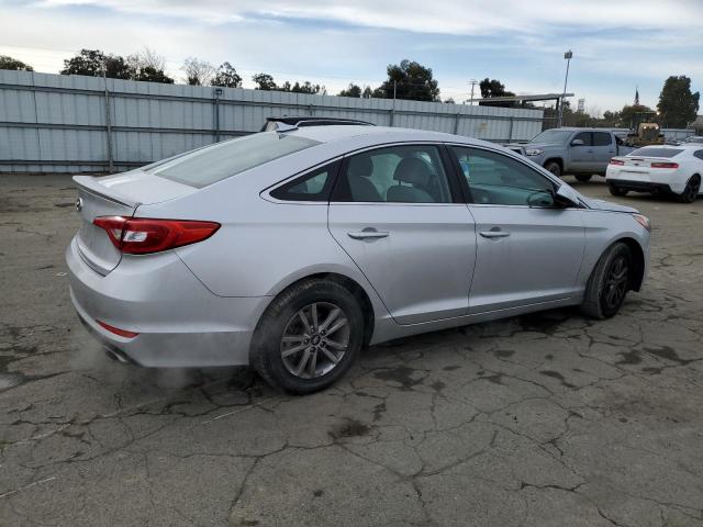 5NPE24AF4FH118249 - 2015 HYUNDAI SONATA SE SILVER photo 3