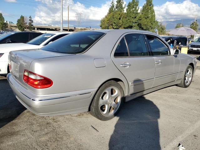 WDBJF65J92B455832 - 2002 MERCEDES-BENZ E 320 GRAY photo 3