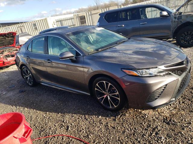 4T1M11AK6LU398036 - 2020 TOYOTA CAMRY SE GRAY photo 4