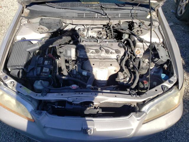 1HGCG5542XA139778 - 1999 HONDA ACCORD LX SILVER photo 11