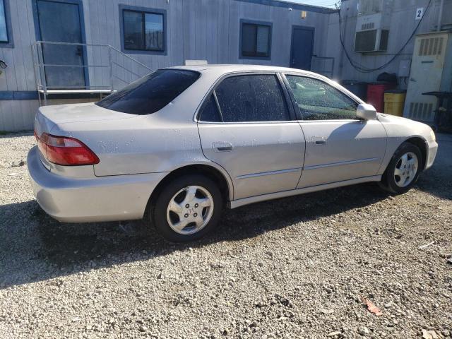 1HGCG5542XA139778 - 1999 HONDA ACCORD LX SILVER photo 3