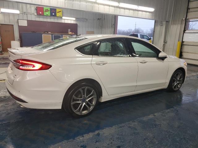 3FA6P0HD4HR291102 - 2017 FORD FUSION SE WHITE photo 3