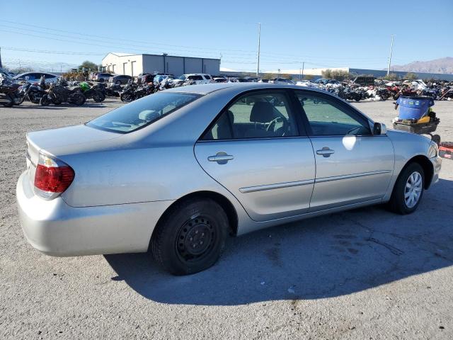 4T1BE32K85U409546 - 2005 TOYOTA CAMRY LE SILVER photo 3