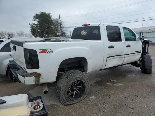 1GT125C87BF170594 - 2011 GMC SIERRA K2500 DENALI WHITE photo 3