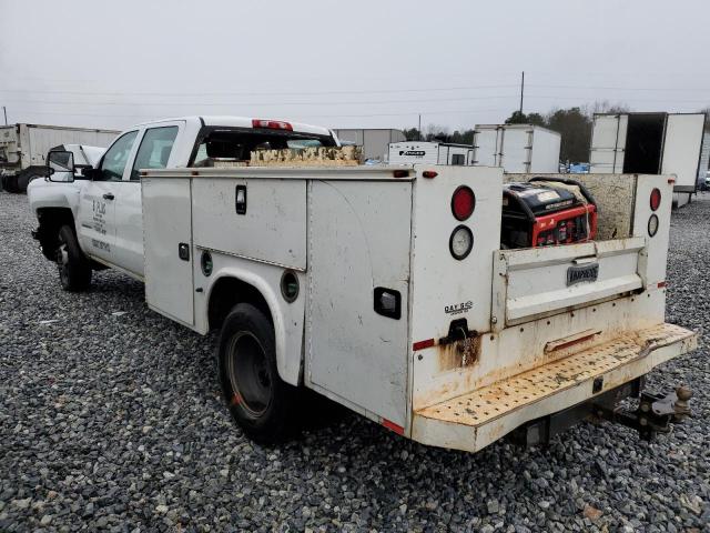 1GB4CYCY7JF130028 - 2018 CHEVROLET SILVERADO C3500 WHITE photo 2