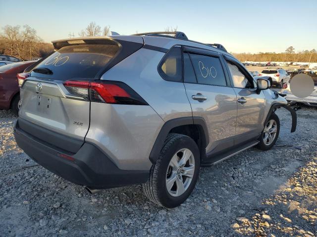 2T3W1RFV4LC076546 - 2020 TOYOTA RAV4 XLE GRAY photo 3