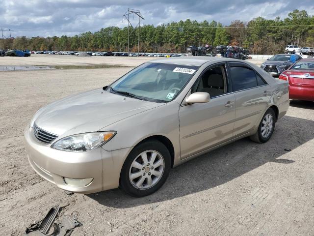 4T1BE30K25U091927 - 2005 TOYOTA CAMRY LE GOLD photo 1