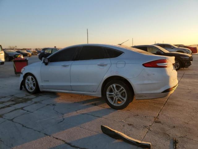 3FA6P0LU6JR114693 - 2018 FORD FUSION SE HYBRID SILVER photo 2