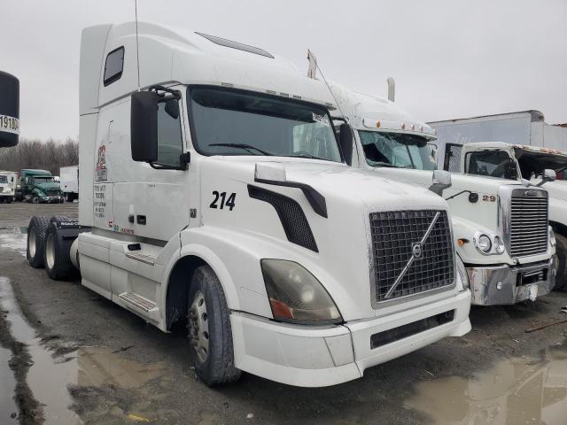 4V4NC9EH0EN161186 - 2014 VOLVO VN VNL WHITE photo 1