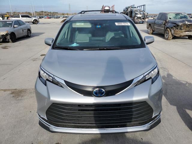 5TDYRKEC9PS179864 - 2023 TOYOTA SIENNA XLE GRAY photo 5