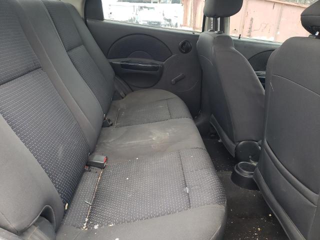 KL1TD56646B650271 - 2006 CHEVROLET AVEO BASE WHITE photo 10