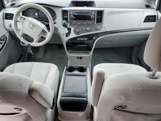 5TDKK3DC1CS218930 - 2012 TOYOTA SIENNA LE 银色 照片 8