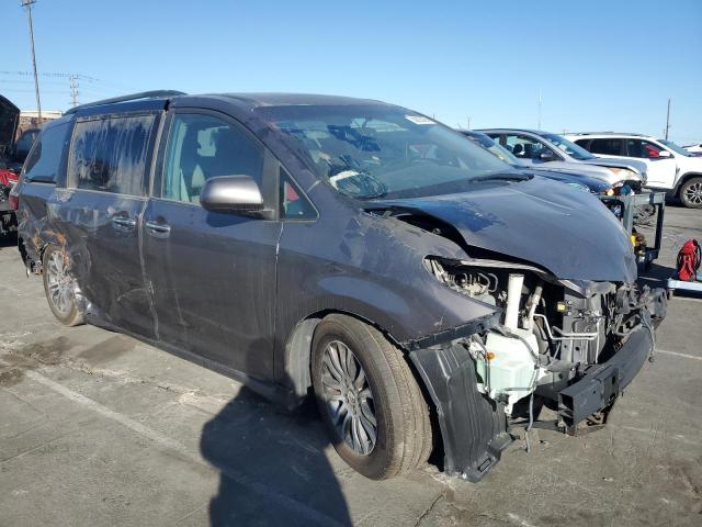 5TDYZ3DC3JS921237 - 2018 TOYOTA SIENNA XLE GRAY photo 4