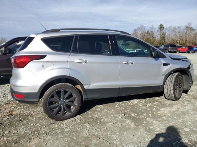 1FMCU0GD7KUA64862 - 2019 FORD ESCAPE SE SILVER photo 3