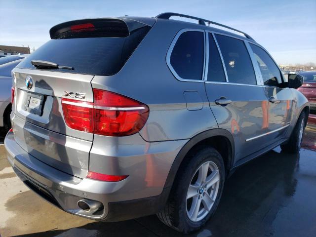 5UXZW0C5XCL669374 - 2012 BMW X5 XDRIVE35D GRAY photo 3