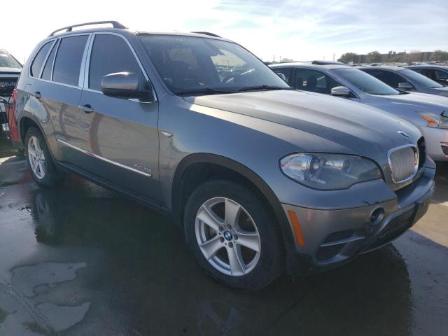 5UXZW0C5XCL669374 - 2012 BMW X5 XDRIVE35D GRAY photo 4