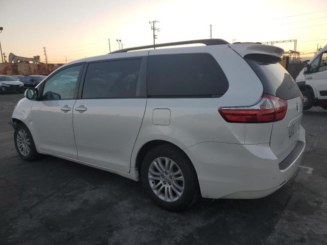 5TDYK3DC1FS603581 - 2015 TOYOTA SIENNA XLE WHITE photo 2