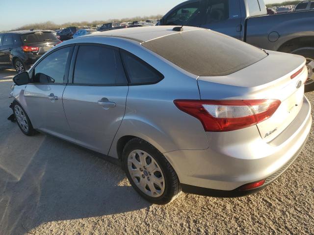 1FAHP3F23CL207449 - 2012 FORD FOCUS SE SILVER photo 2