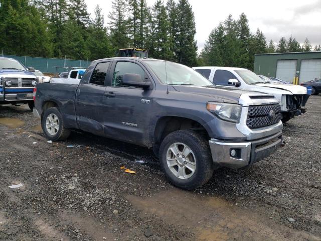 5TFUY5F14JX724189 - 2018 TOYOTA TUNDRA DOUBLE CAB SR/SR5 GRAY photo 4