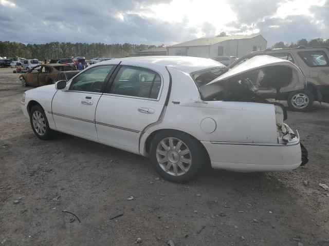 2LNHM82W98X655791 - 2008 LINCOLN TOWN CAR SIGNATURE LIMITED WHITE photo 2