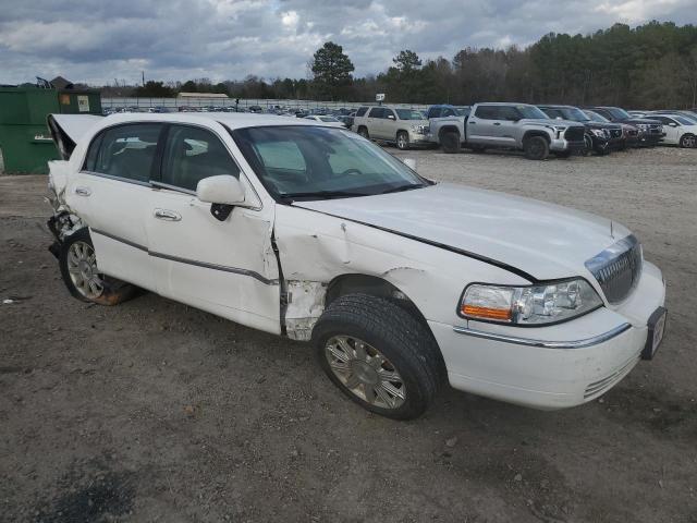 2LNHM82W98X655791 - 2008 LINCOLN TOWN CAR SIGNATURE LIMITED WHITE photo 4