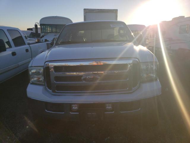 1FTSW21P76EA30686 - 2006 FORD F250 SUPER DUTY WHITE photo 5