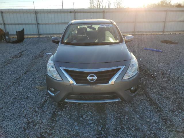 3N1CN7AP6JL824367 - 2018 NISSAN VERSA S GRAY photo 5