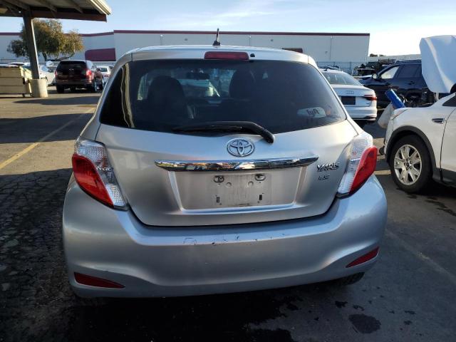 JTDKTUD35CD530909 - 2012 TOYOTA YARIS GRAY photo 6