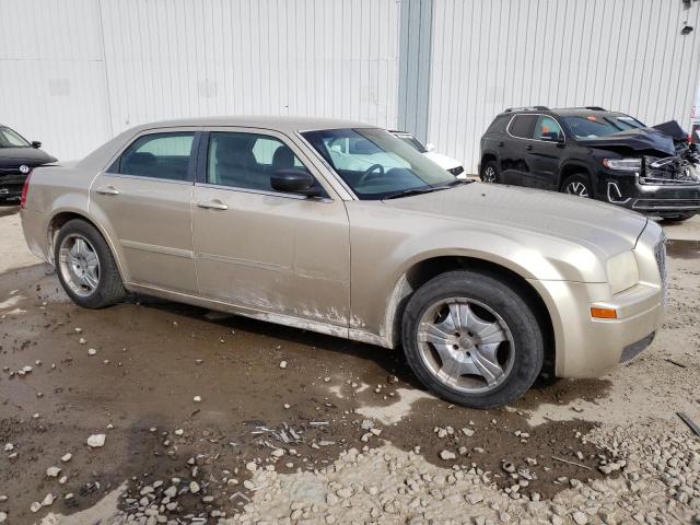 2C3KA43R56H387774 - 2006 CHRYSLER 300 GOLD photo 4