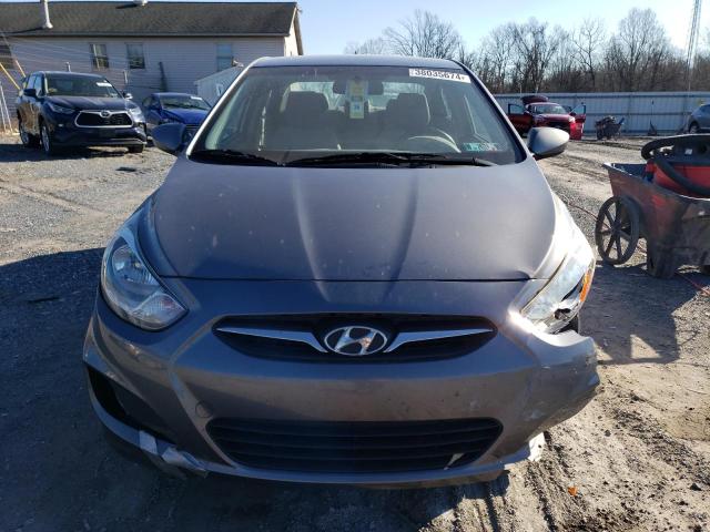 KMHCT4AE5DU568678 - 2013 HYUNDAI ACCENT GLS GRAY photo 5