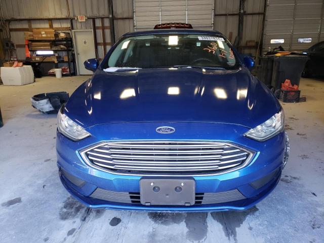 3FA6P0H7XHR274086 - 2017 FORD FUSION SE BLUE photo 5