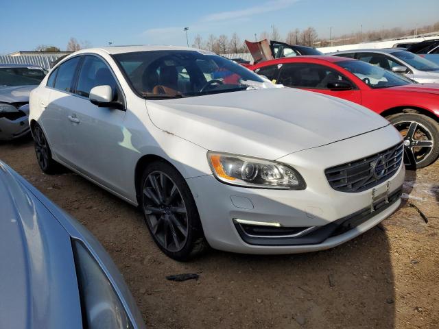 YV149MFM8F1334475 - 2015 VOLVO S60 PLATINUM WHITE photo 4