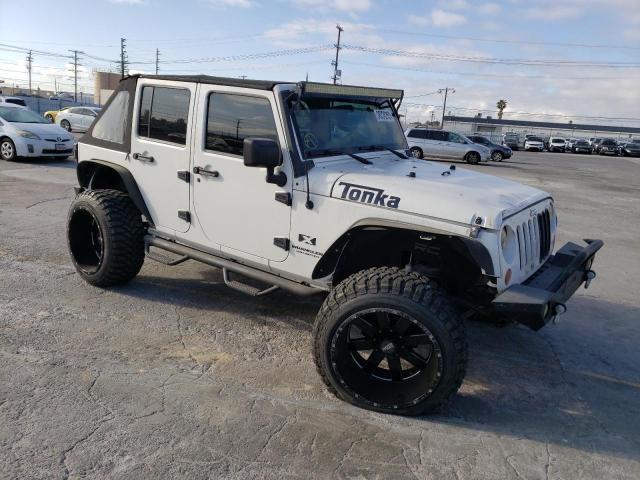 1J4GB39138L505878 - 2008 JEEP WRANGLER U X WHITE photo 4